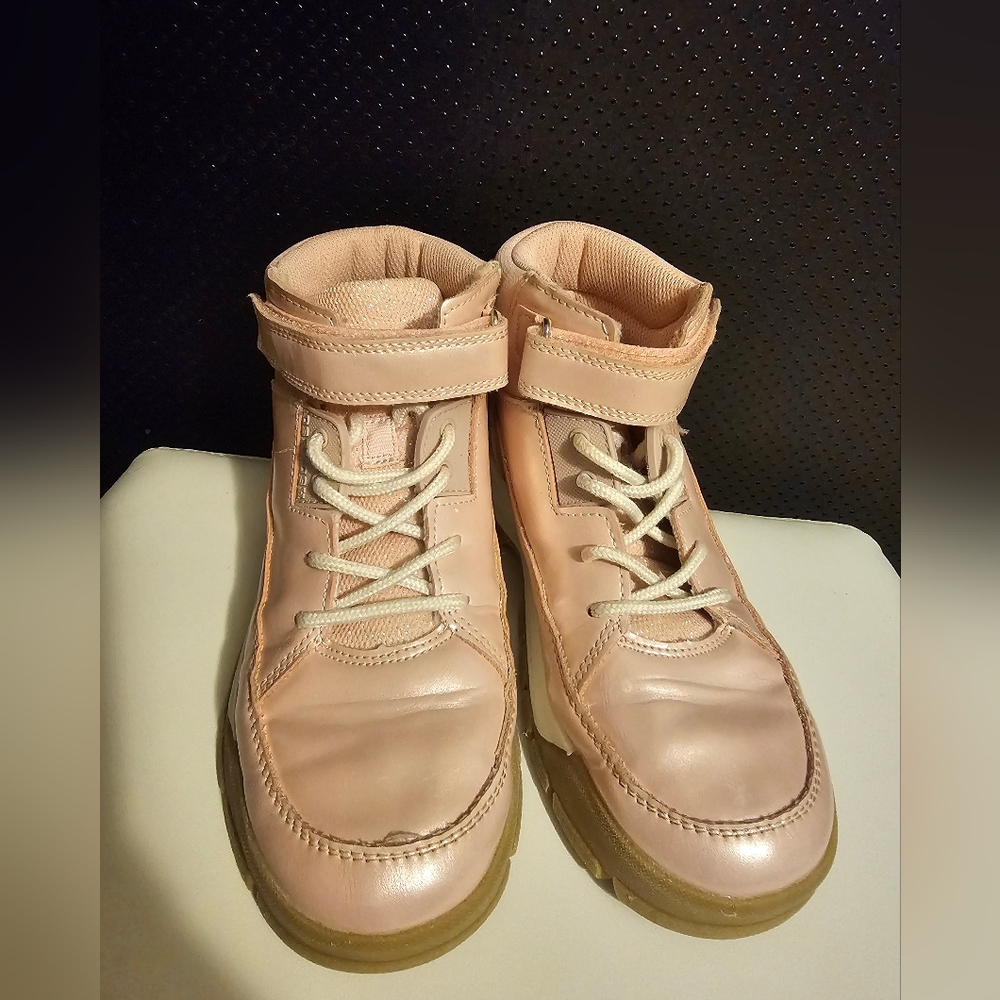 OshKosh B'gosh Girls Sneakers Boots Pink Color Size 3M